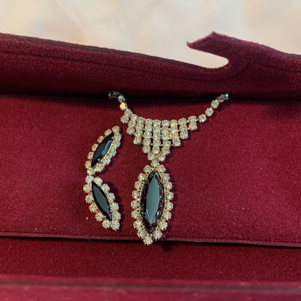 Gorgeous Vintage Black ‘Diamond’ and Rhinestone Set